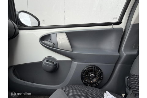 Peugeot 107 1.0-12V 5 deurs | nieuwe APK 2027 | Elek ramen | centrale vergrendeling | meeneemprijs |