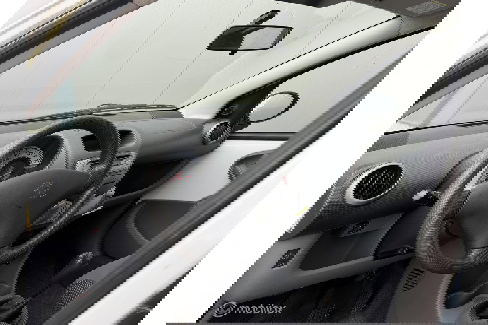 Peugeot 107 1.0-12V 5 deurs | nieuwe APK 2027 | Elek ramen | centrale vergrendeling | meeneemprijs |