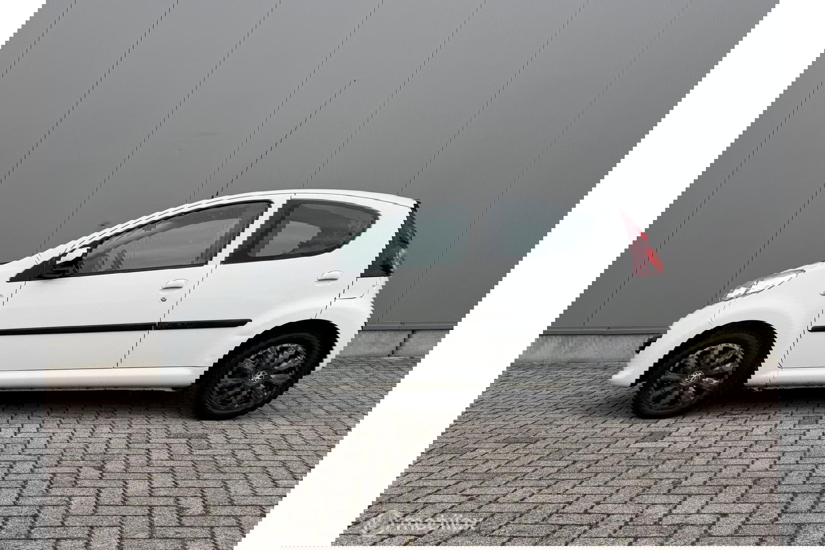 Peugeot 107 1.0-12V 5 deurs | nieuwe APK 2027 | Elek ramen | centrale vergrendeling | meeneemprijs |