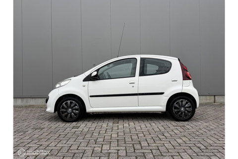 Peugeot 107 1.0-12V 5 deurs | nieuwe APK 2027 | Elek ramen | centrale vergrendeling | meeneemprijs |