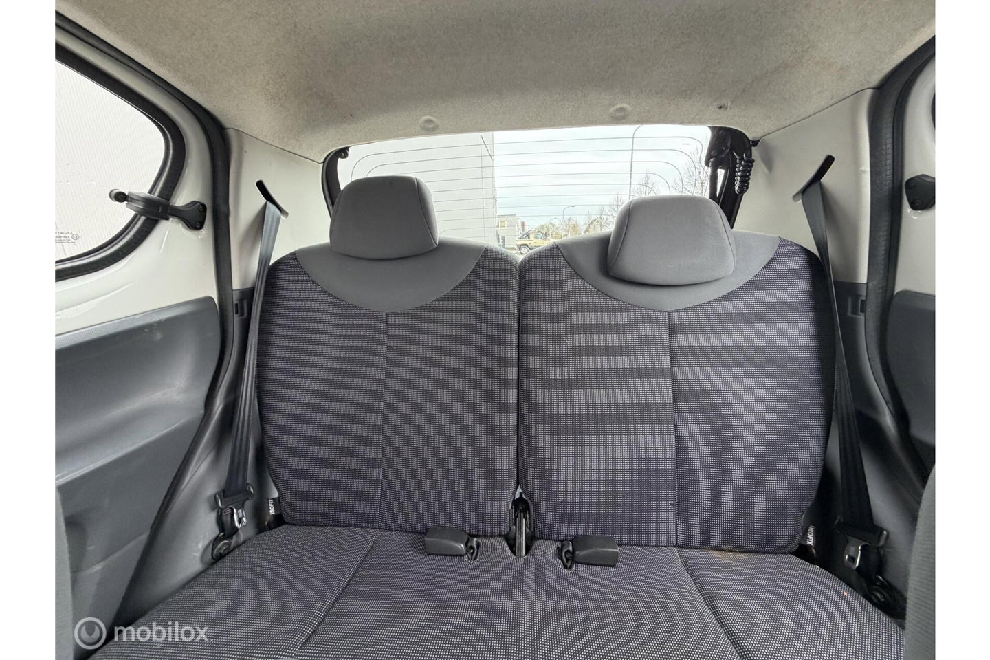 Peugeot 107 1.0-12V 5 deurs | nieuwe APK 2027 | Elek ramen | centrale vergrendeling | meeneemprijs |