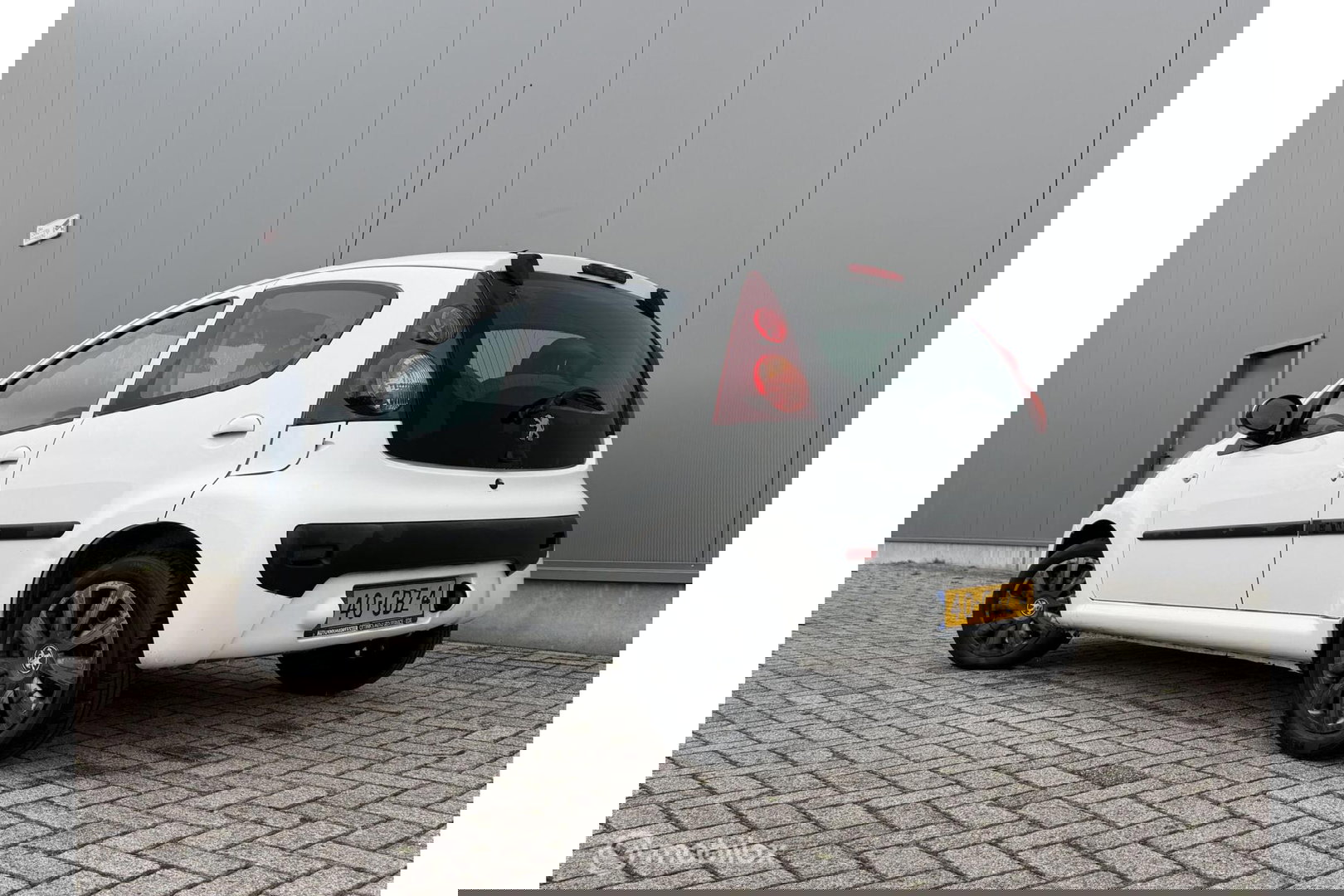 Peugeot 107 1.0-12V 5 deurs | nieuwe APK 2027 | Elek ramen | centrale vergrendeling | meeneemprijs |