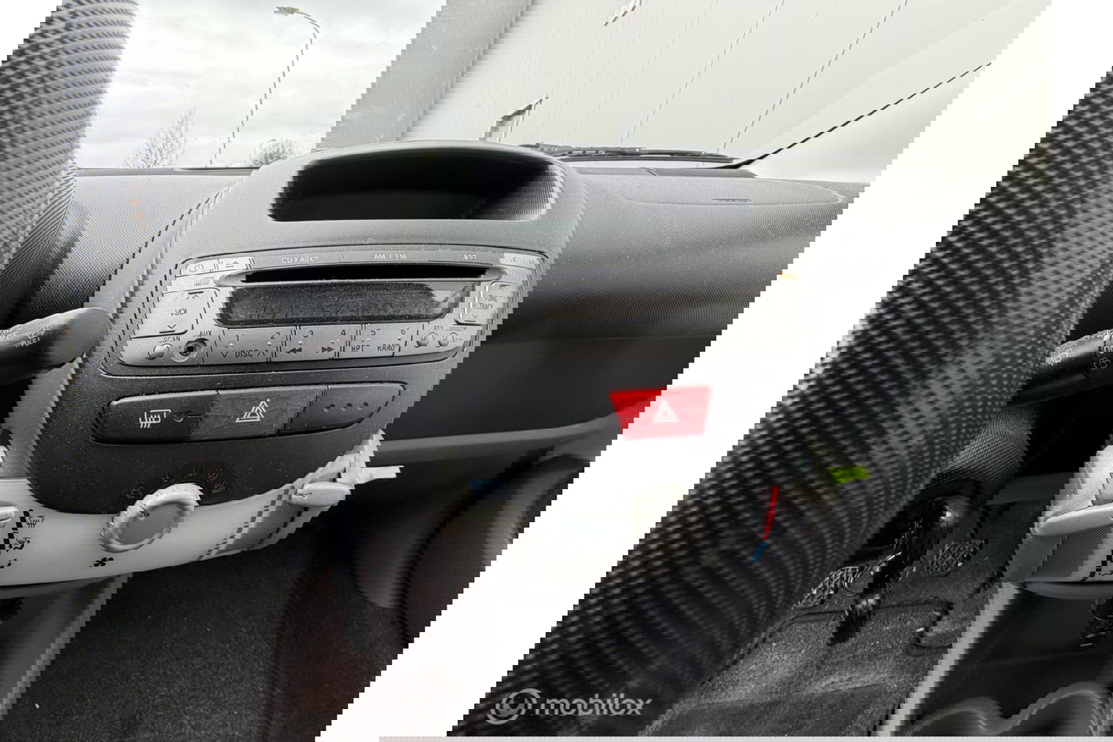 Peugeot 107 1.0-12V 5 deurs | nieuwe APK 2027 | Elek ramen | centrale vergrendeling | meeneemprijs |