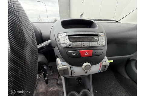 Peugeot 107 1.0-12V 5 deurs | nieuwe APK 2027 | Elek ramen | centrale vergrendeling | meeneemprijs |