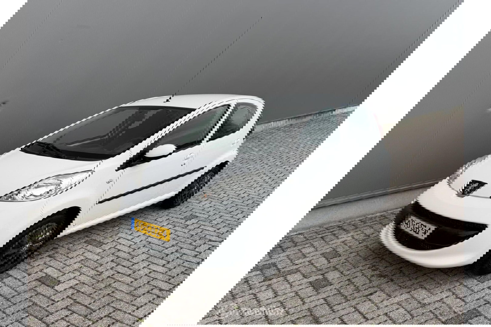 Peugeot 107 1.0-12V 5 deurs | nieuwe APK 2027 | Elek ramen | centrale vergrendeling | meeneemprijs |