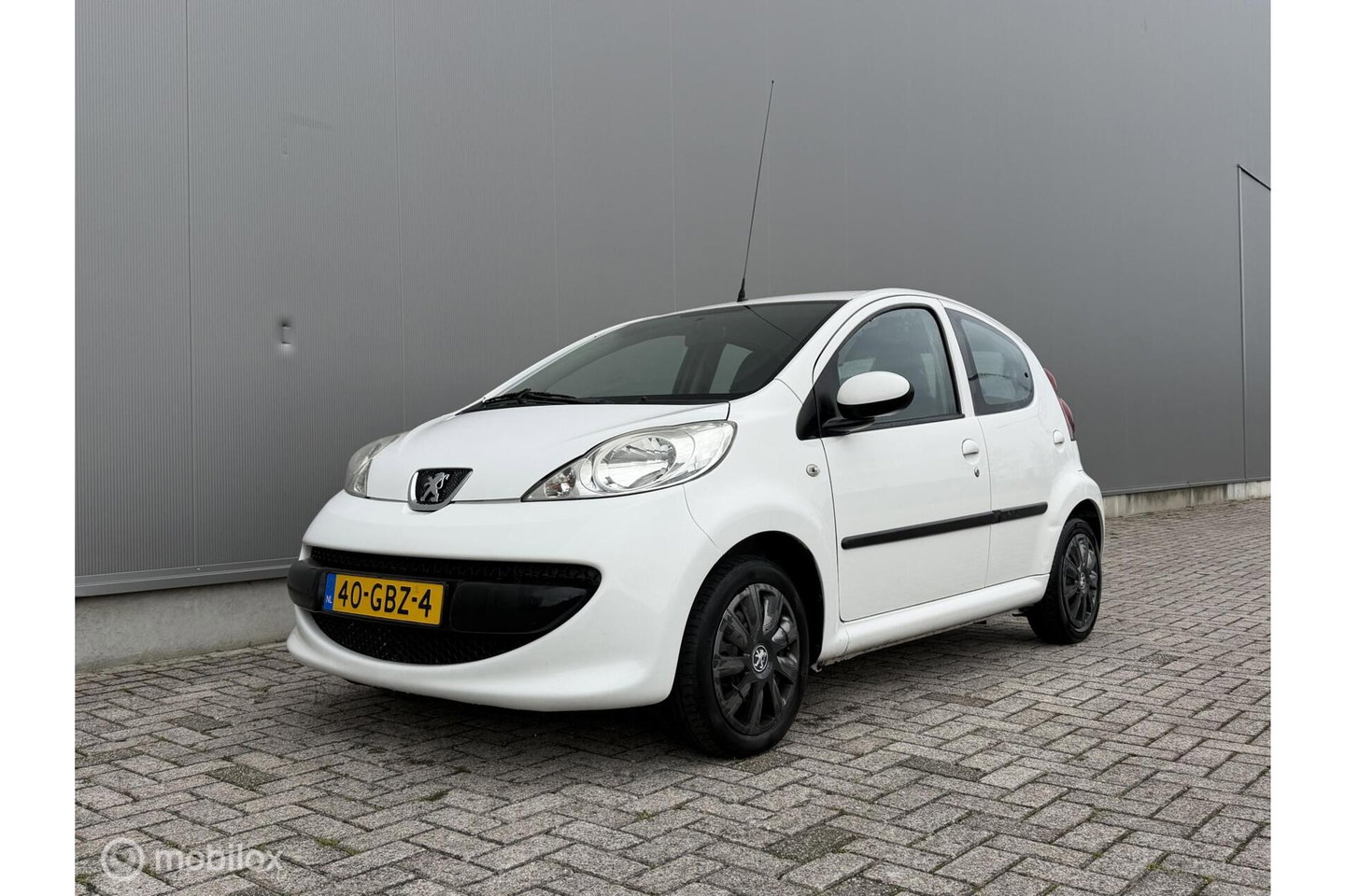 Peugeot 107 1.0-12V 5 deurs | nieuwe APK 2027 | Elek ramen | centrale vergrendeling | meeneemprijs |