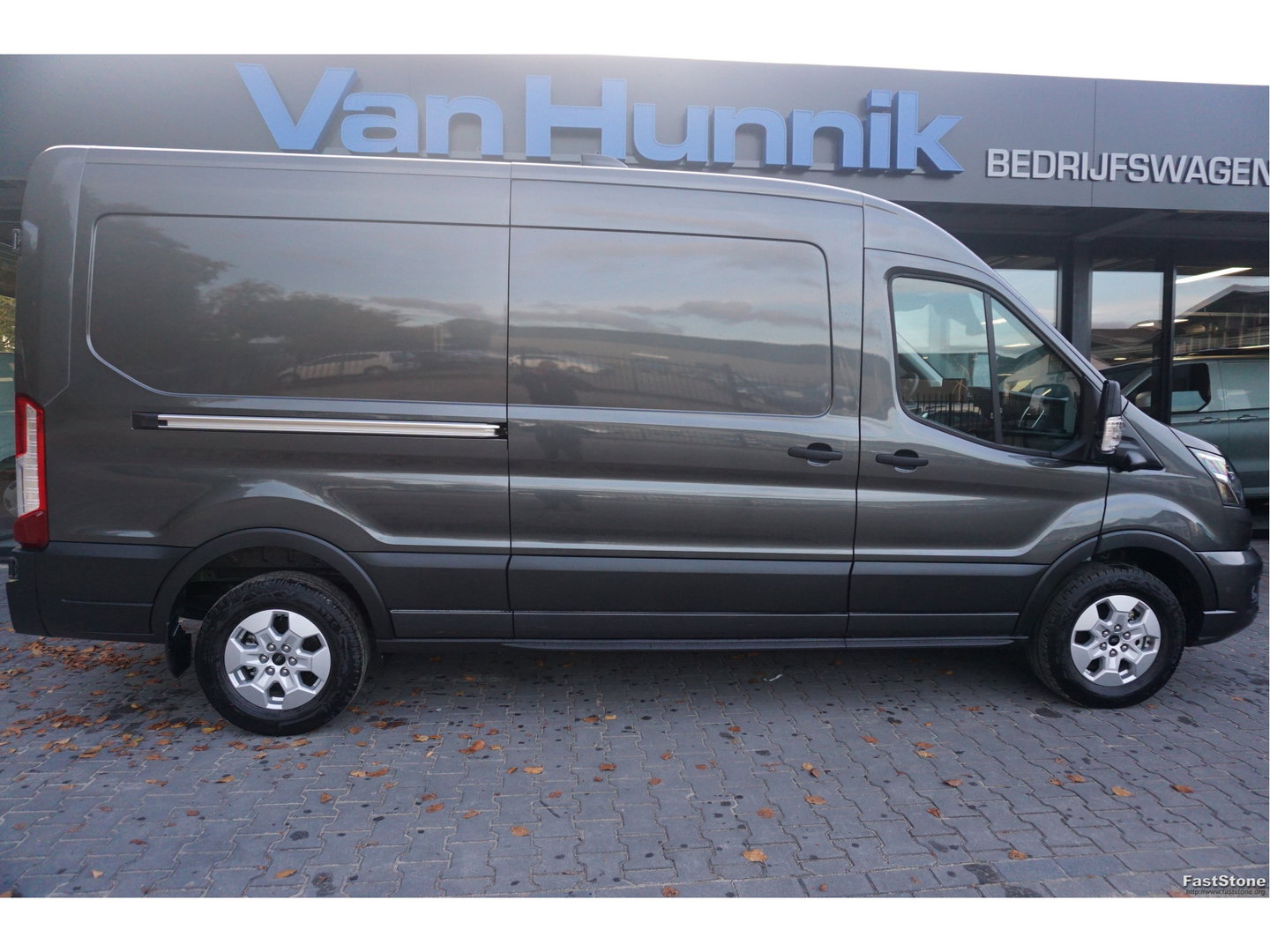 Ford Transit 350L L3H2 Limited AUT-10 RWD 165PK BPM VRIJ 3.5T Trekhaak, Navi, Adap. Cruise, 360° Cam!! NR. A197