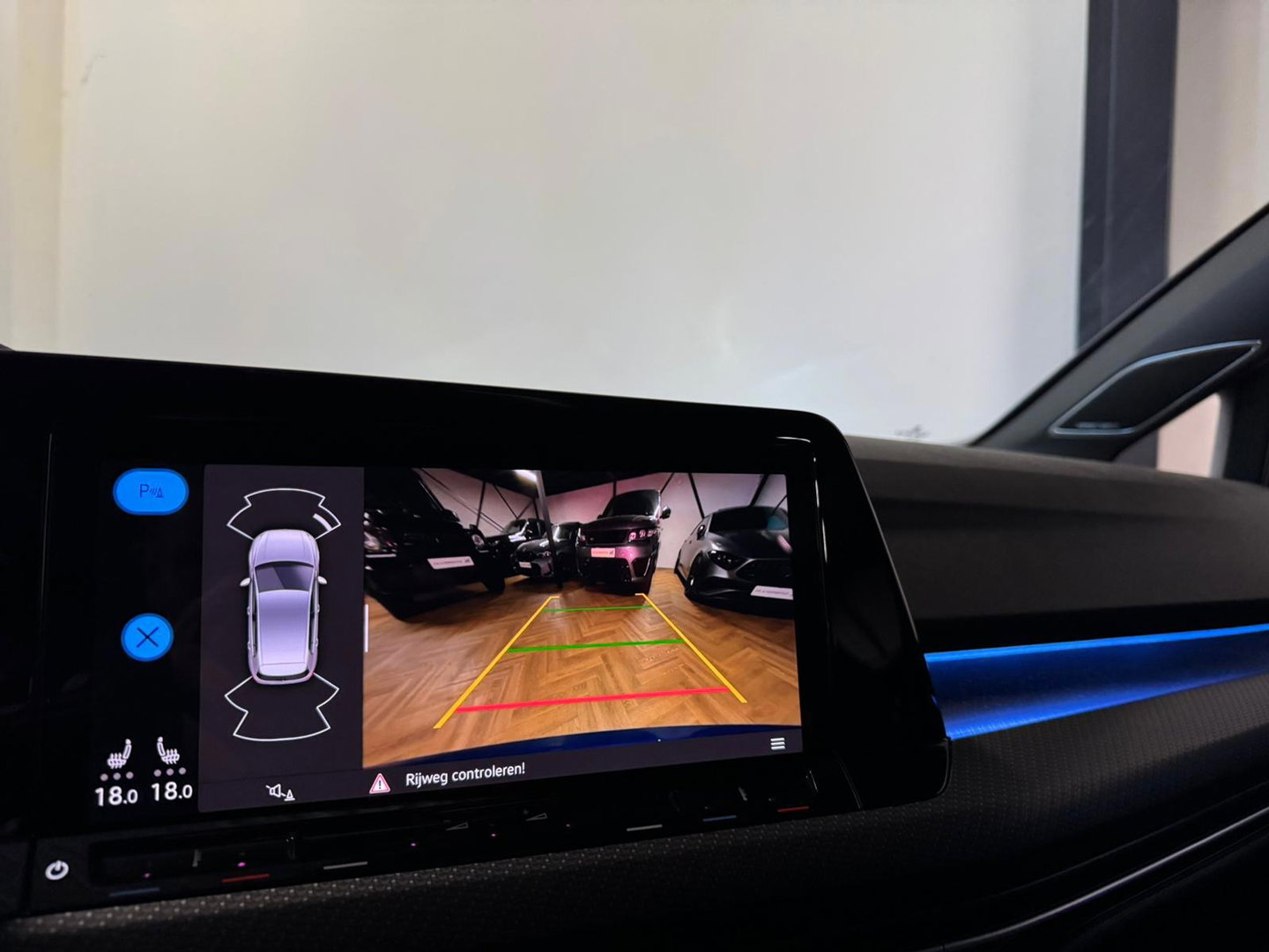 Volkswagen Golf 2.0 TSI R-Line Business PANO KEYLESS CAM