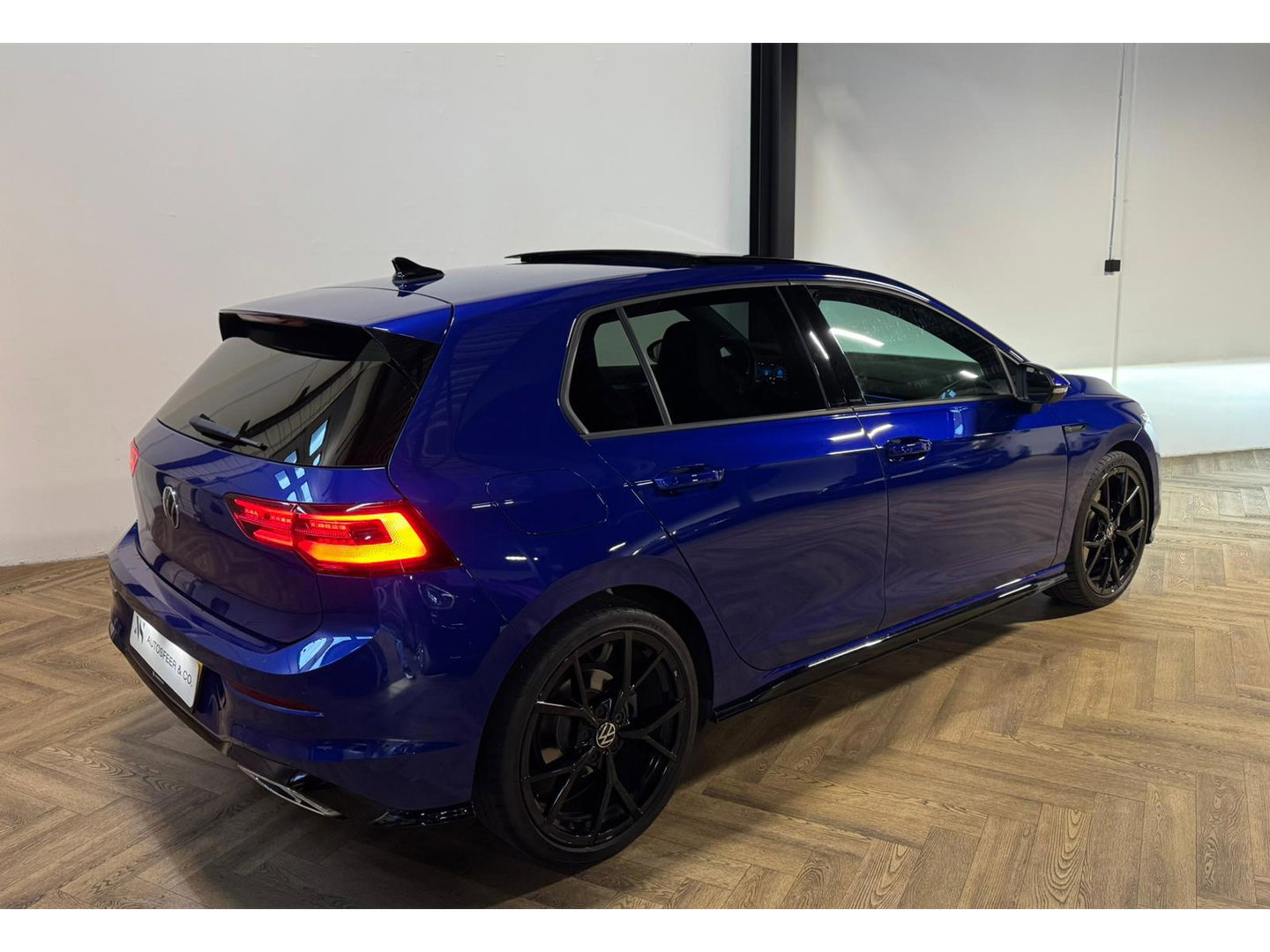 Volkswagen Golf 2.0 TSI R-Line Business PANO KEYLESS CAM