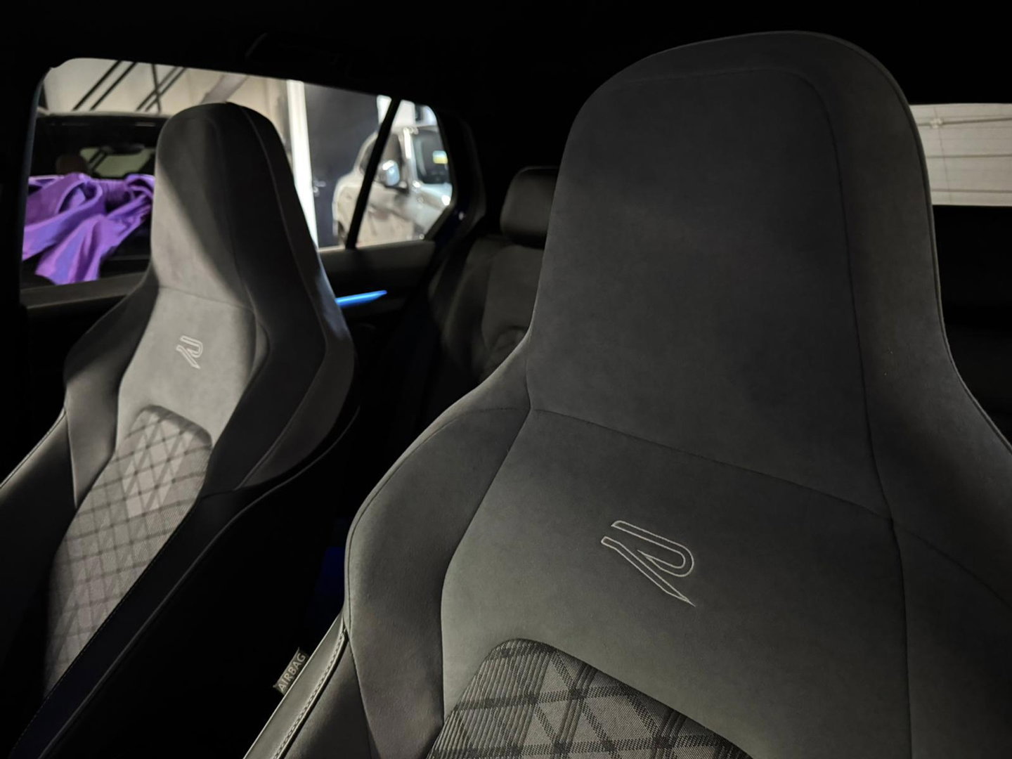 Volkswagen Golf 2.0 TSI R-Line Business PANO KEYLESS CAM