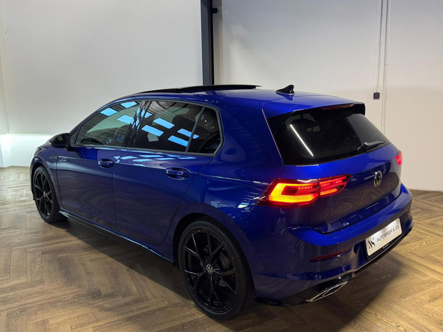 Volkswagen Golf 2.0 TSI R-Line Business PANO KEYLESS CAM