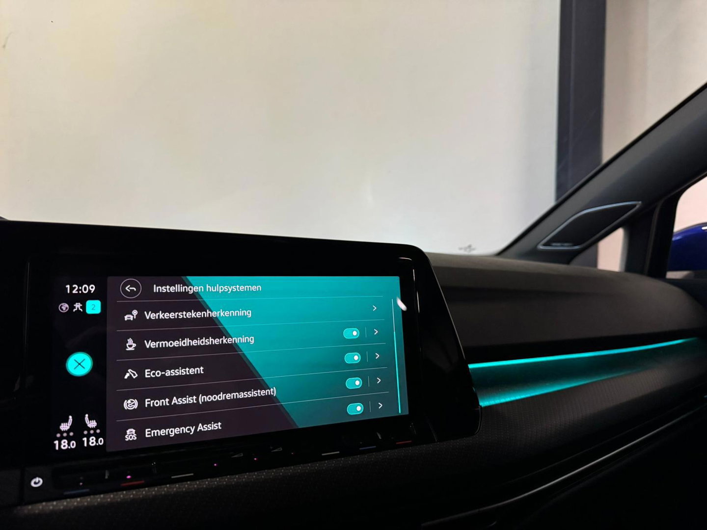 Volkswagen Golf 2.0 TSI R-Line Business PANO KEYLESS CAM