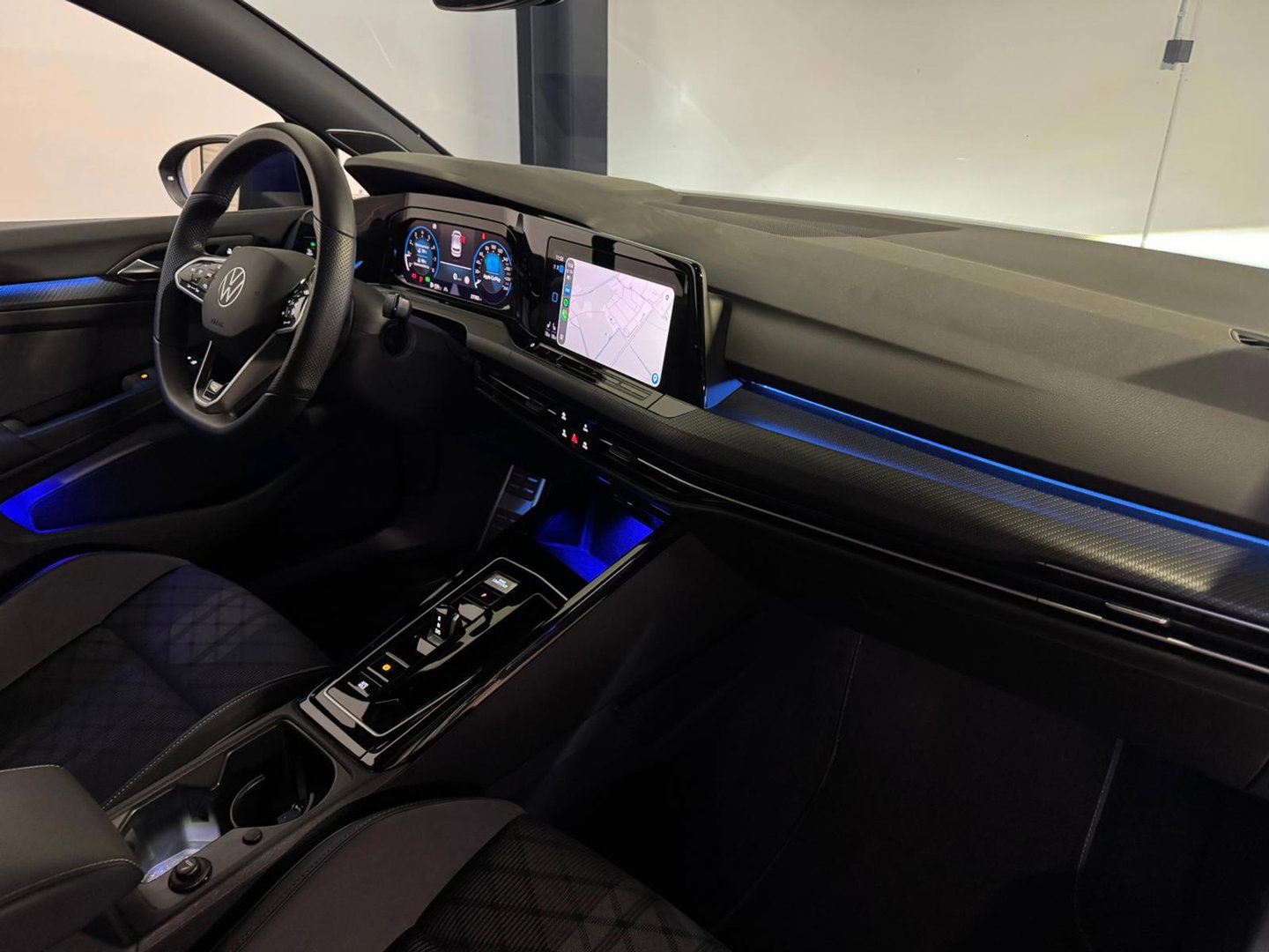 Volkswagen Golf 2.0 TSI R-Line Business PANO KEYLESS CAM