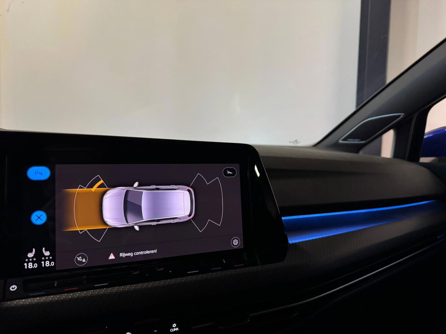 Volkswagen Golf 2.0 TSI R-Line Business PANO KEYLESS CAM