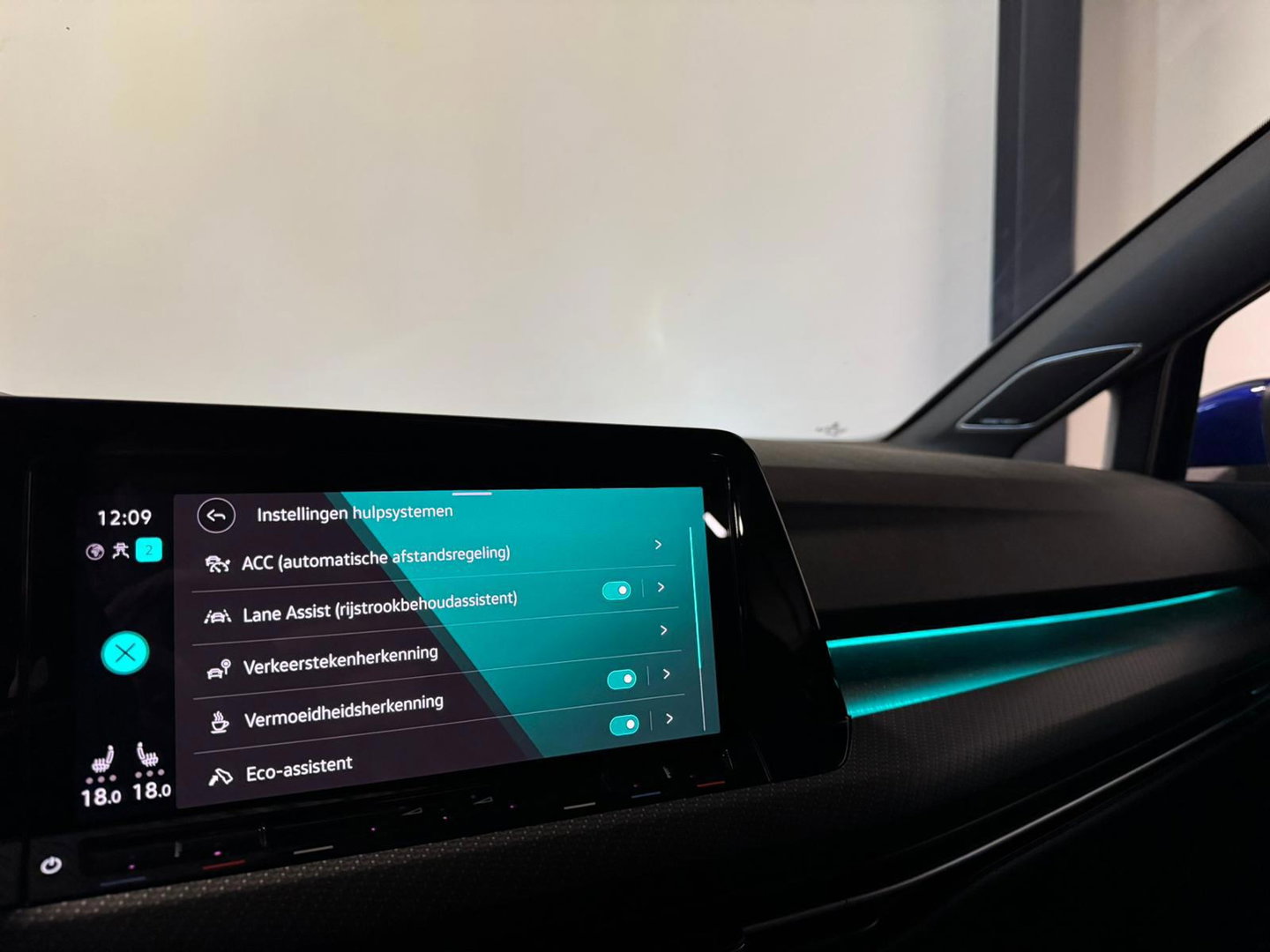 Volkswagen Golf 2.0 TSI R-Line Business PANO KEYLESS CAM