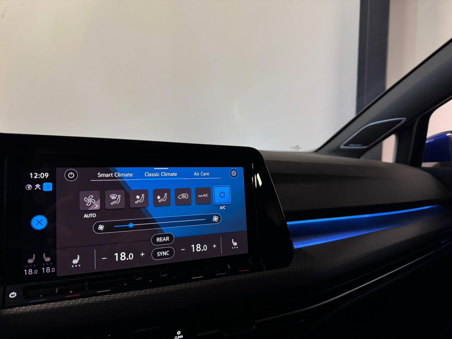 Volkswagen Golf 2.0 TSI R-Line Business PANO KEYLESS CAM