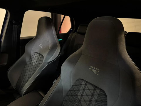 Volkswagen Golf 2.0 TSI R-Line Business PANO KEYLESS CAM