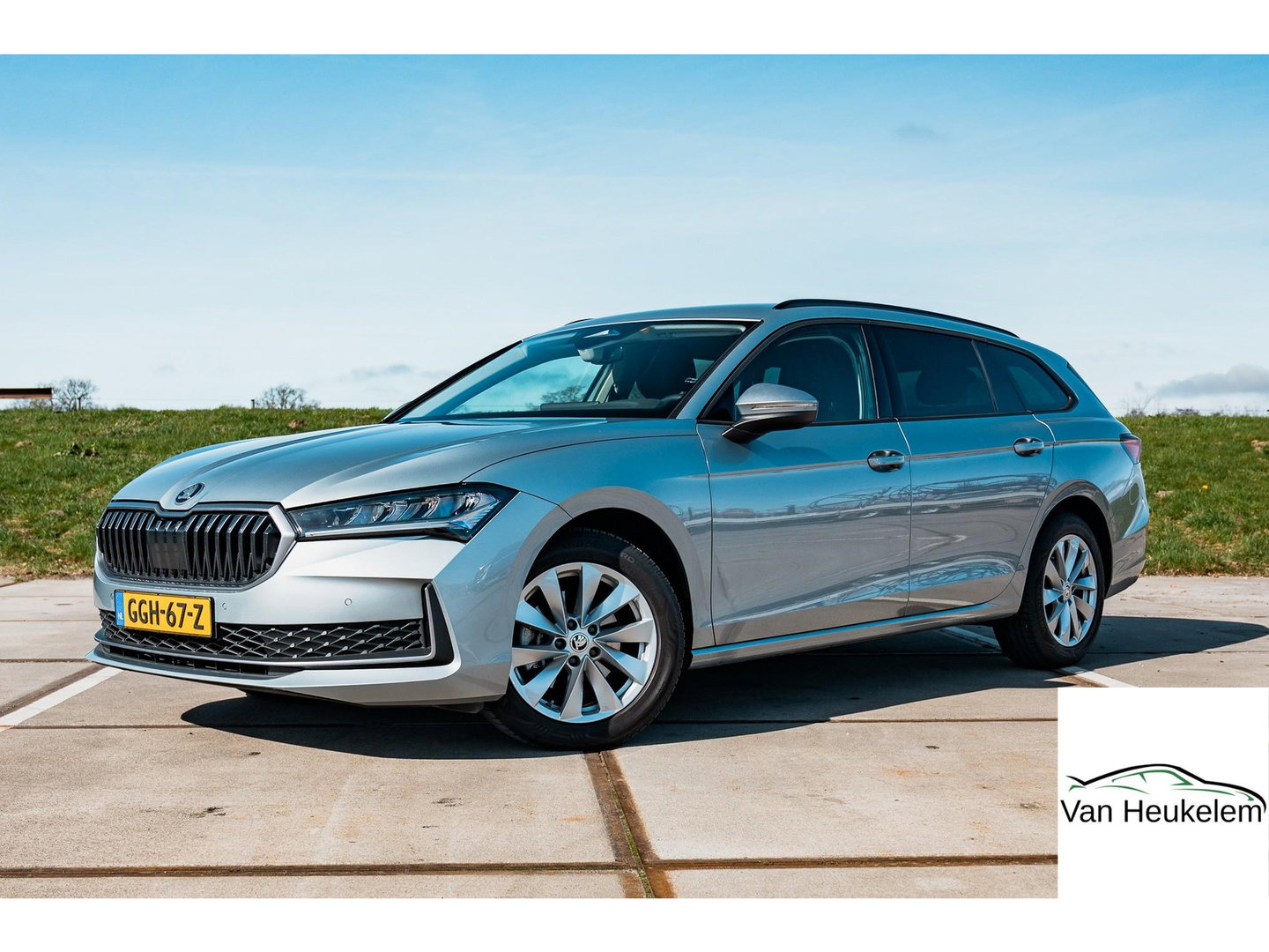 Škoda Superb Combi 1.5 TSI MHEV First Edition | TREKHAAK | CAMERA | LED | ALL SEASON BANDEN