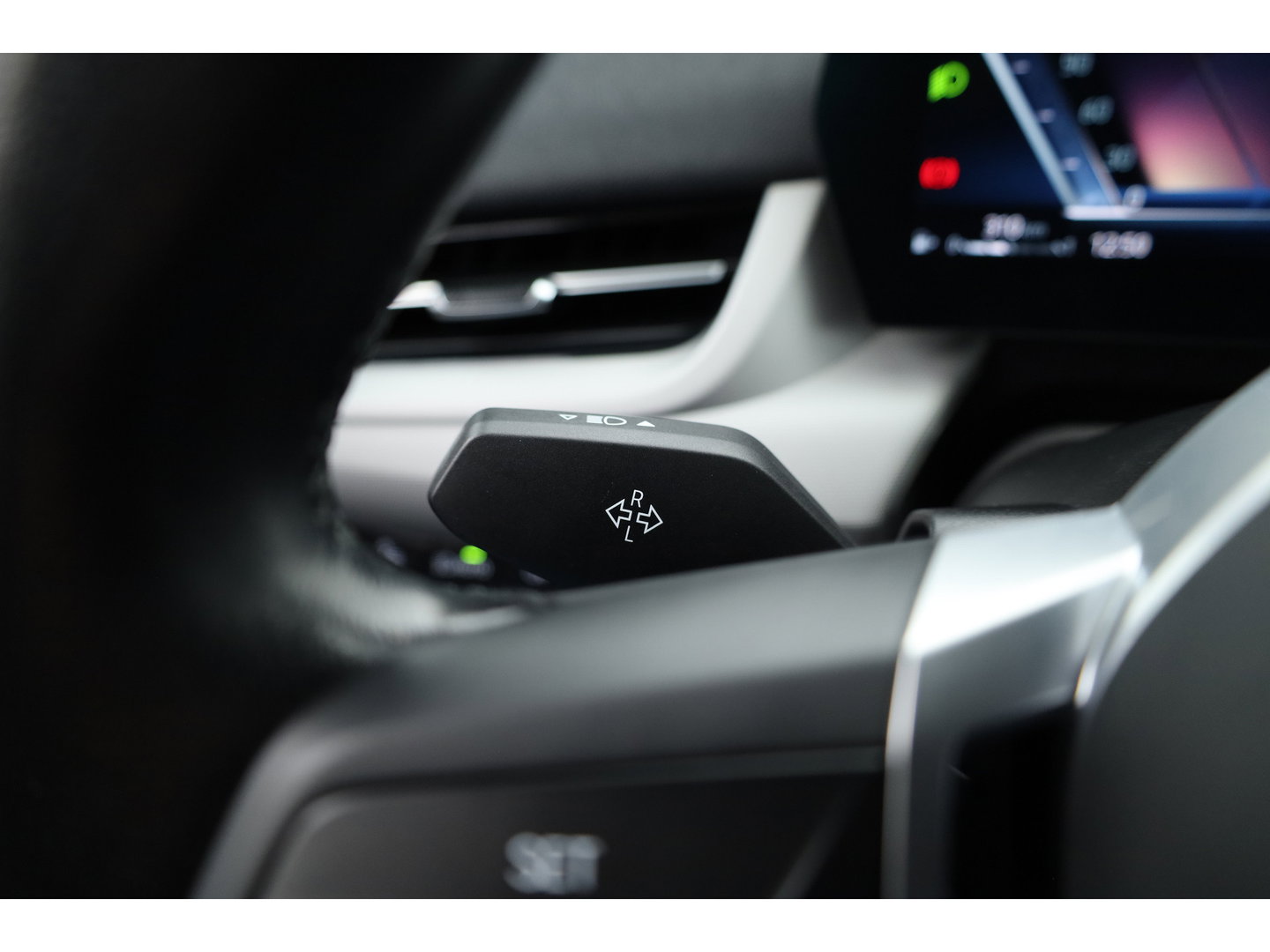 BMW 2 Serie Active Tourer 218i | Navi | All Seasons | Camera | Apple CarPlay | LED | Stoelverw. | Cruise Ctrl.