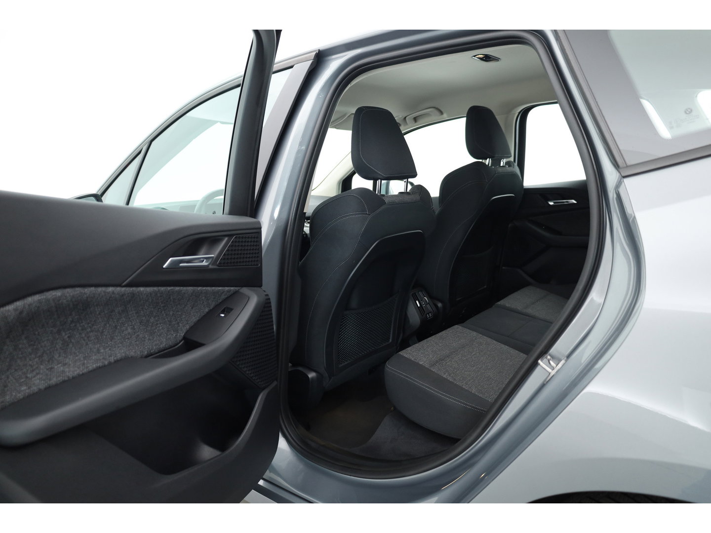 BMW 2 Serie Active Tourer 218i | Navi | All Seasons | Camera | Apple CarPlay | LED | Stoelverw. | Cruise Ctrl.