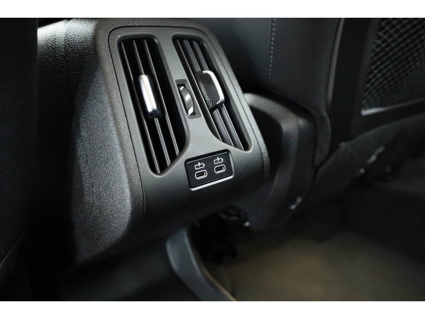 BMW 2 Serie Active Tourer 218i | Navi | All Seasons | Camera | Apple CarPlay | LED | Stoelverw. | Cruise Ctrl.