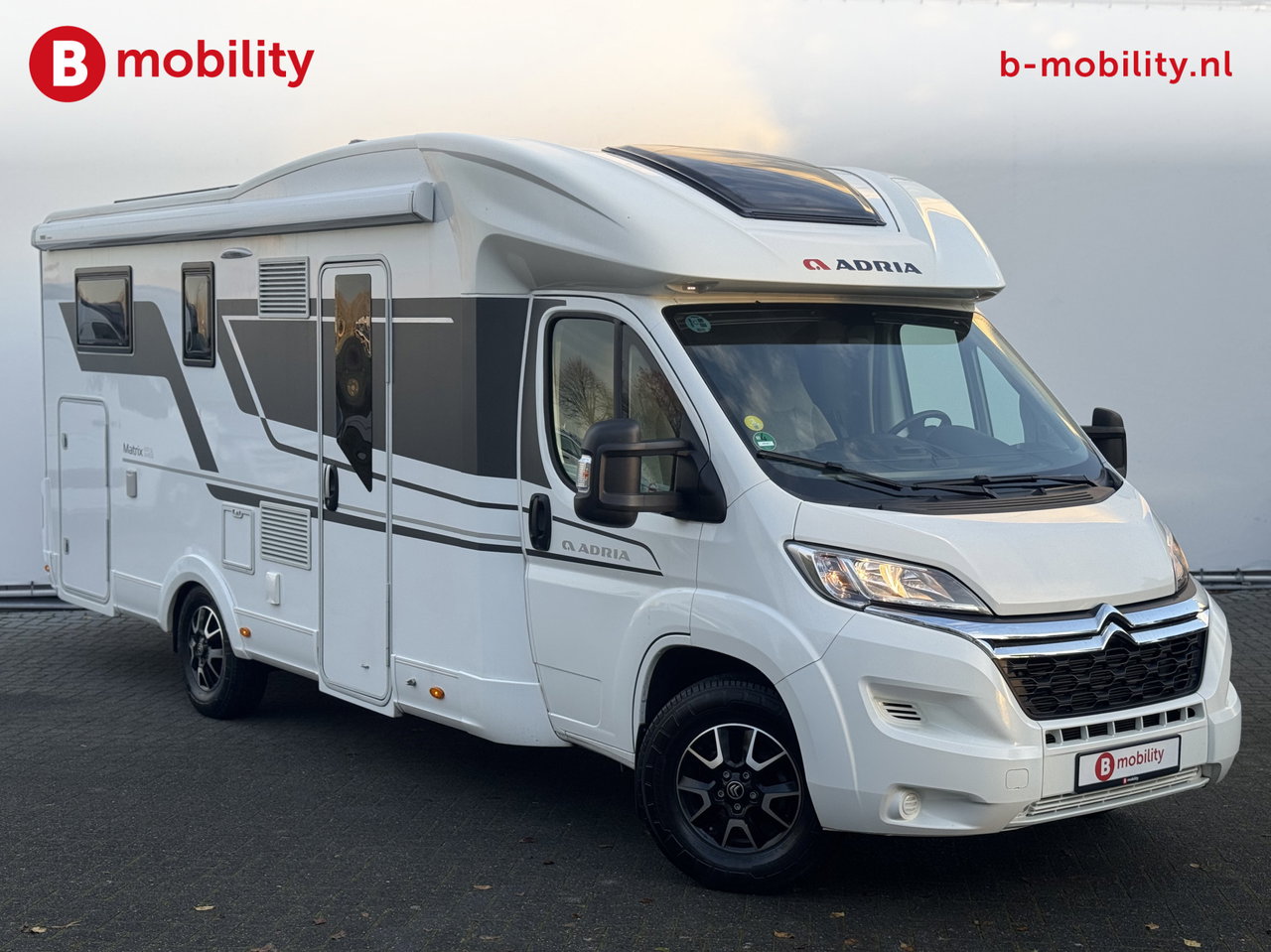 Adria MATRIX 670 SL Lengtebedden Bj.2021