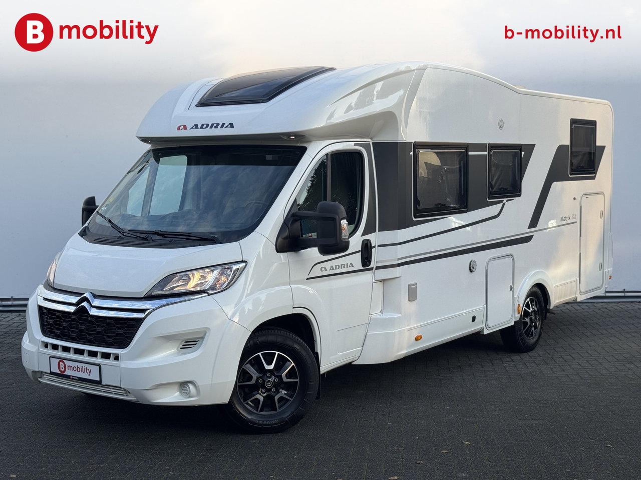 Adria MATRIX 670 SL Lengtebedden Bj.2021