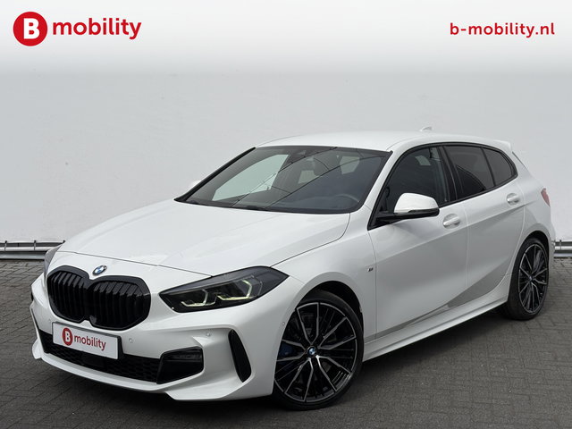 BMW 1 Serie - 118i High Executive M-Sport Elektrische Stoelen | Trekhaak | Achteruitrijcamera | Hifi | DAB Audio