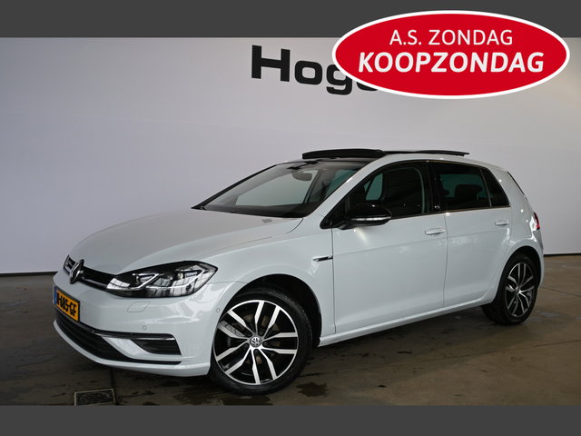 Volkswagen Golf - 1.5 TSI R-Line Automaat Apple CarPlay Navigatie Panormadak Stoelverwarming Virtual Cockpit Inruil Mogelijk!