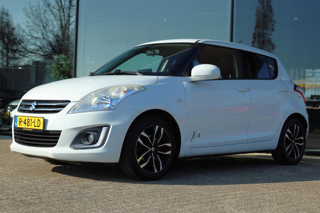 Suzuki Swift - 1.2 COMFORT EASSS X-TRA | CARPLAY | CRUISE | STOELVERWARMING | LMV