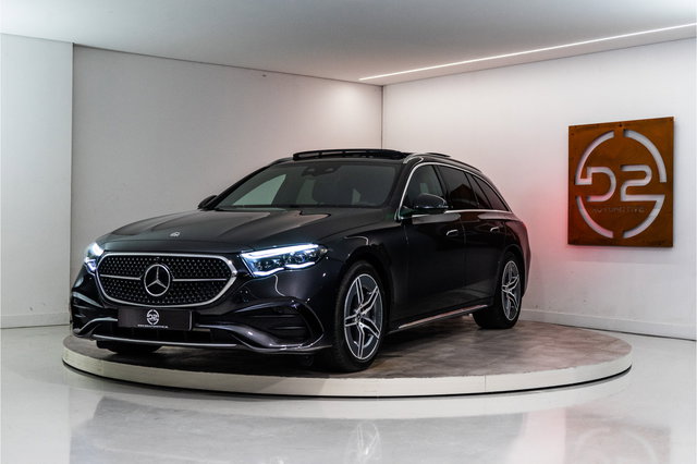Mercedes-Benz E-Klasse - Estate 300 e AMG 313PK | Pano | LED | Trekhaak | Sfeer | Burmester | Fabrieksgarantie