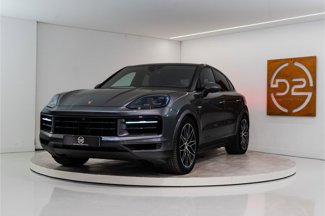 Porsche Cayenne - Coupé 3.0 E-Hybrid 462PK | InnoDrive | Bose | Trekhaak | Sportchrono | VOL! Fabrieksgarantie