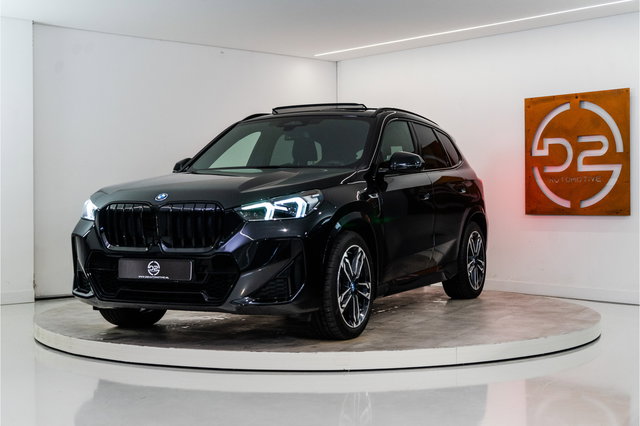BMW X1 - xDrive30e M-Sport 326PK | Pano | Harman/Kardon | HUD | Sfeer | Keyless | Massage VOL! 12 MND Garantie