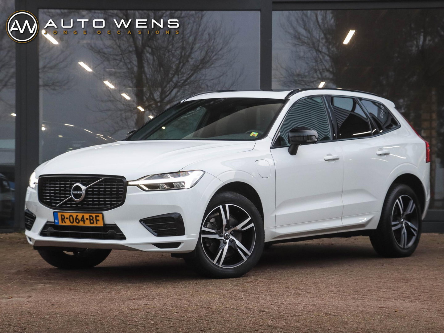 Volvo XC60 T6 Recharge AWD R-Design Leder Pano BLIS Harman Kardon