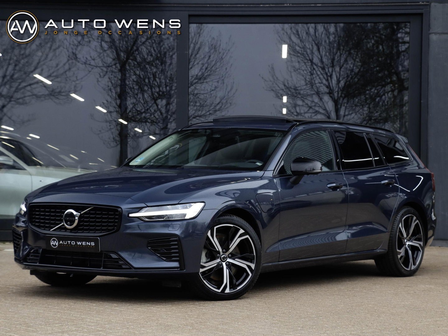 Volvo V60 T8 AWD Ultra Dark Bowers & Wilkins Massage 360 Cam Pano