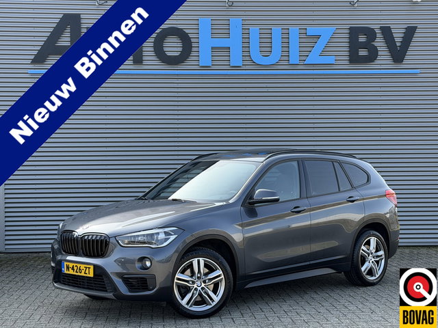 BMW X1 - xDrive20i High Executive Leder Panoramadak Trekhaak 2000 KG Trekgewicht! LED Stoelverwarming Keyless Entry