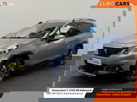 Peugeot 2008 - 1.2 PureTech Allure Navigatie Parkeersensoren achter Cruise Control Climate Control Half leder Lichtmetalen velgen Getinte ramen