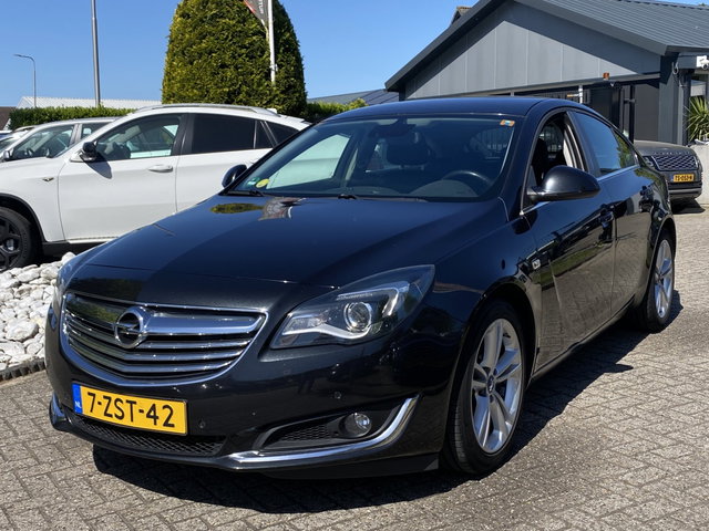 Opel Insignia - 2.0 CDTI Hatchback Zwart Leder Trekhaak