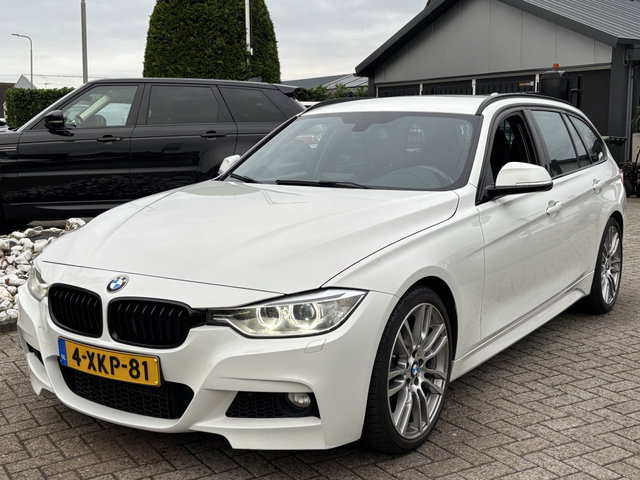 BMW 3 Serie - Touring 320i Exe M-Pakket 2014 Wit Trekhaak