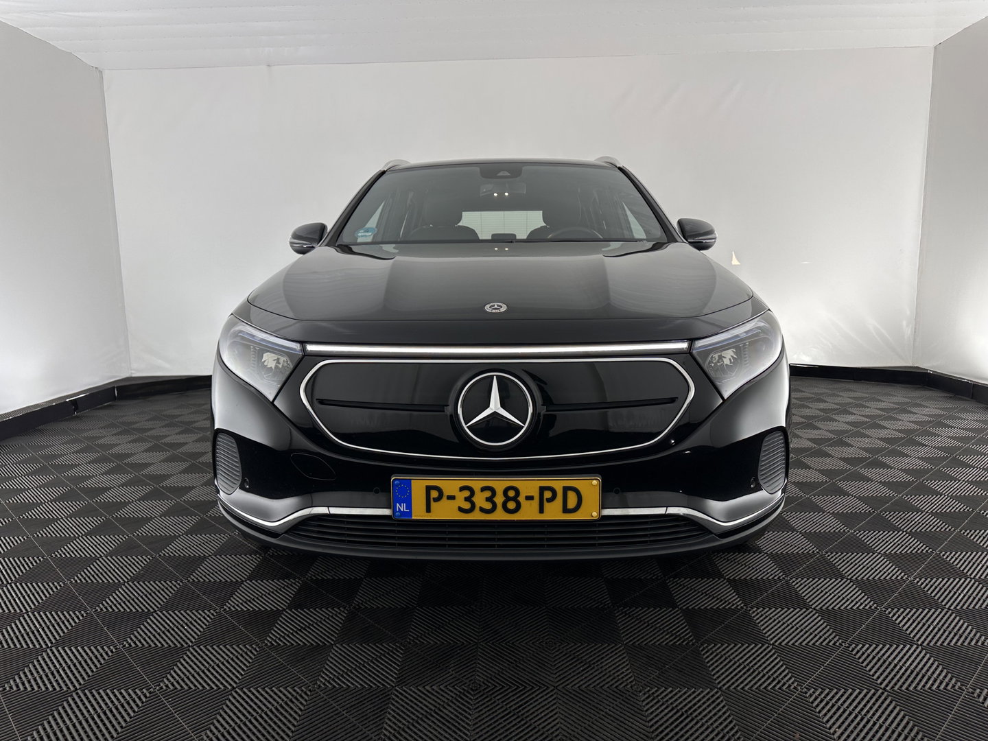 Mercedes-Benz EQA 250 Business Solution Luxury 67 kWh [ 3-Fase ] (INCL-BTW) *FULL-LEATHER | WIDE-SCREEN-DIGI-COCKPIT | FULL-LED | AMBIENT-LIGHT | CAMERA | NAVI-FULLMAP | DAB+ | COMFORT-SEATS | ECC | SHIFT-PADDLES | CRUISE | HEATED-SEATS | TOWBAR | 18''A
