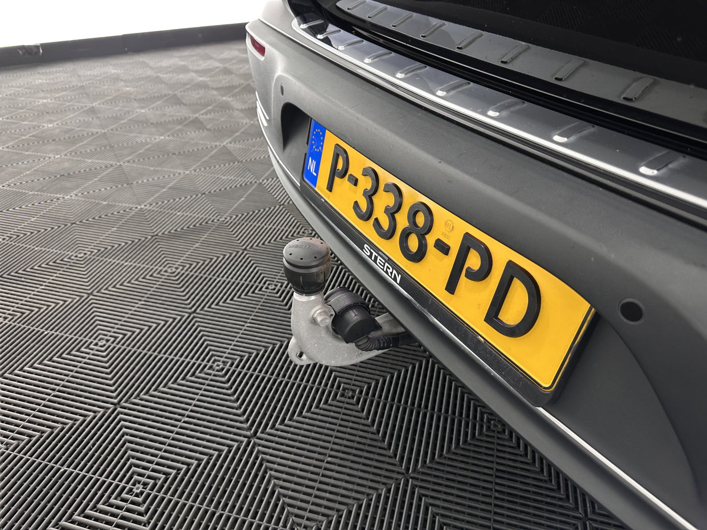 Mercedes-Benz EQA 250 Business Solution Luxury 67 kWh [ 3-Fase ] (INCL-BTW) *FULL-LEATHER | WIDE-SCREEN-DIGI-COCKPIT | FULL-LED | AMBIENT-LIGHT | CAMERA | NAVI-FULLMAP | DAB+ | COMFORT-SEATS | ECC | SHIFT-PADDLES | CRUISE | HEATED-SEATS | TOWBAR | 18''A