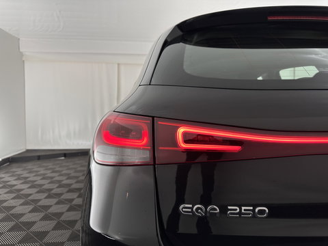 Mercedes-Benz EQA 250 Business Solution Luxury 67 kWh [ 3-Fase ] (INCL-BTW) *FULL-LEATHER | WIDE-SCREEN-DIGI-COCKPIT | FULL-LED | AMBIENT-LIGHT | CAMERA | NAVI-FULLMAP | DAB+ | COMFORT-SEATS | ECC | SHIFT-PADDLES | CRUISE | HEATED-SEATS | TOWBAR | 18''A