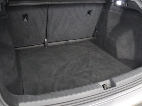 Audi Q4 e-tron 35 Launch edition 55 kWh | Warmtepomp | Stoelverwarming | Carplay | Full LED | 19'' | Navigatie | Parkeerhulp | DAB | Climate control | Cruise control | Bluetooth