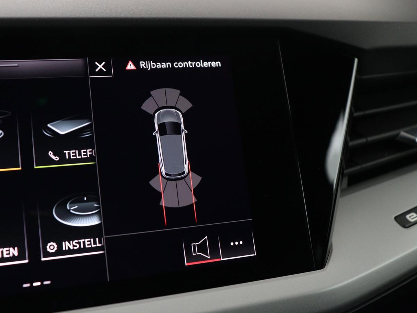 Audi Q4 e-tron 35 Launch edition 55 kWh | Warmtepomp | Stoelverwarming | Carplay | Full LED | 19'' | Navigatie | Parkeerhulp | DAB | Climate control | Cruise control | Bluetooth