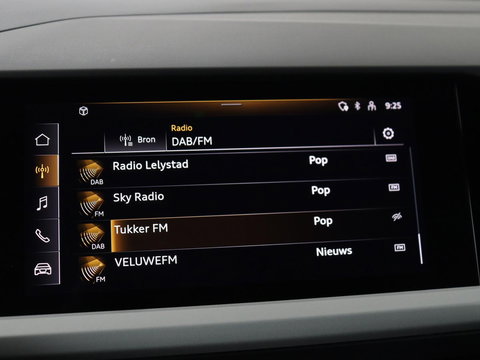 Audi Q4 e-tron 35 Launch edition 55 kWh | Warmtepomp | Stoelverwarming | Carplay | Full LED | 19'' | Navigatie | Parkeerhulp | DAB | Climate control | Cruise control | Bluetooth