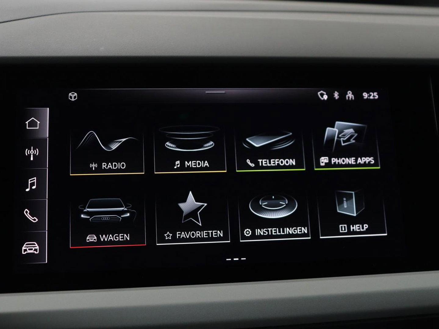 Audi Q4 e-tron 35 Launch edition 55 kWh | Warmtepomp | Stoelverwarming | Carplay | Full LED | 19'' | Navigatie | Parkeerhulp | DAB | Climate control | Cruise control | Bluetooth