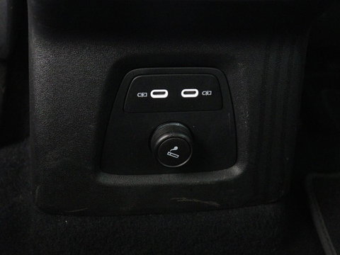 Audi Q4 e-tron 35 Launch edition 55 kWh | Warmtepomp | Stoelverwarming | Carplay | Full LED | 19'' | Navigatie | Parkeerhulp | DAB | Climate control | Cruise control | Bluetooth