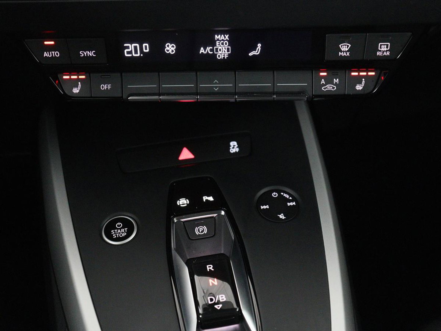 Audi Q4 e-tron 35 Launch edition 55 kWh | Warmtepomp | Stoelverwarming | Carplay | Full LED | 19'' | Navigatie | Parkeerhulp | DAB | Climate control | Cruise control | Bluetooth