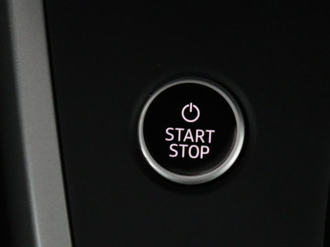 Audi Q4 e-tron 35 Launch edition 55 kWh | Warmtepomp | Stoelverwarming | Carplay | Full LED | 19'' | Navigatie | Parkeerhulp | DAB | Climate control | Cruise control | Bluetooth