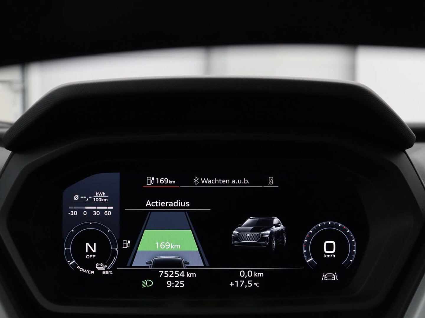 Audi Q4 e-tron 35 Launch edition 55 kWh | Warmtepomp | Stoelverwarming | Carplay | Full LED | 19'' | Navigatie | Parkeerhulp | DAB | Climate control | Cruise control | Bluetooth